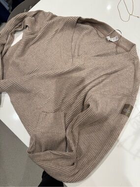 Alo V-Neck Ribbed Sweater - Taupe